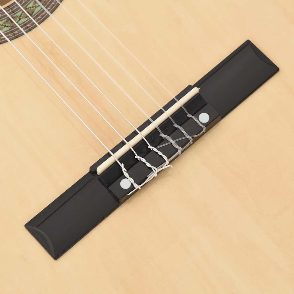 Westerngitarr med cutaway EQ och 6 strängar